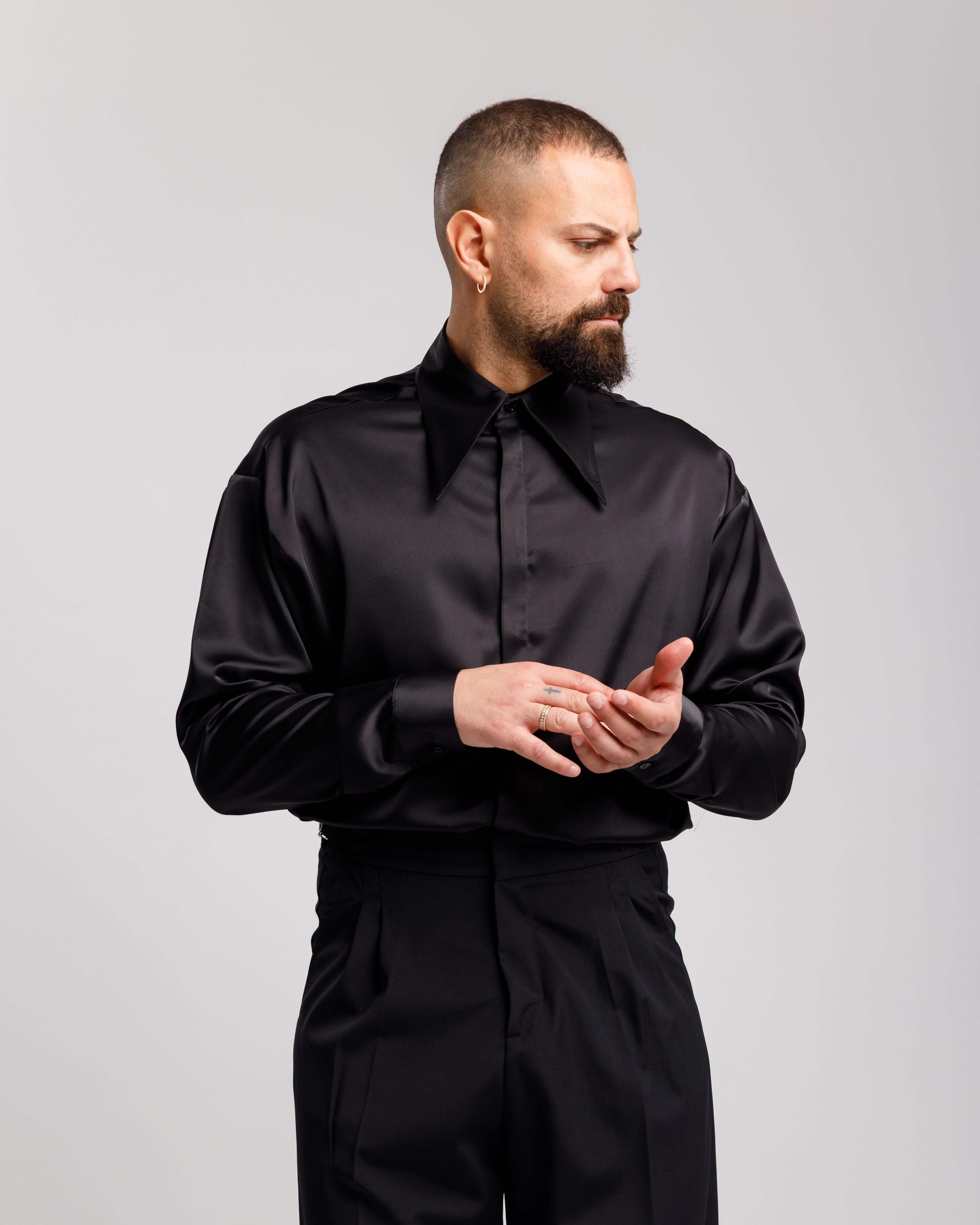Camicia In Raso Con Rever A Punta - Ma1054 Nera