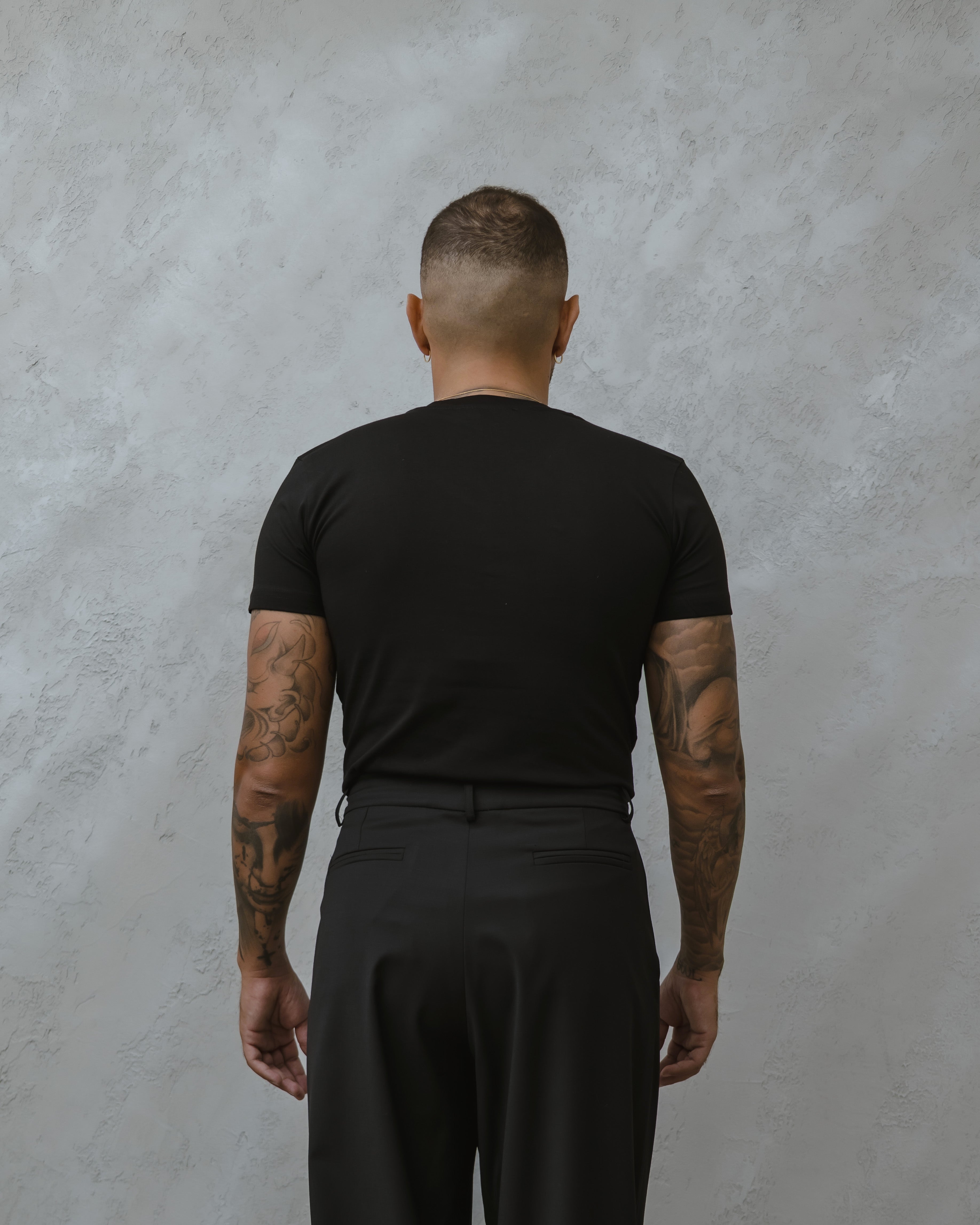 T-SHIRT SCOLLO "V"-MA1011 NERO