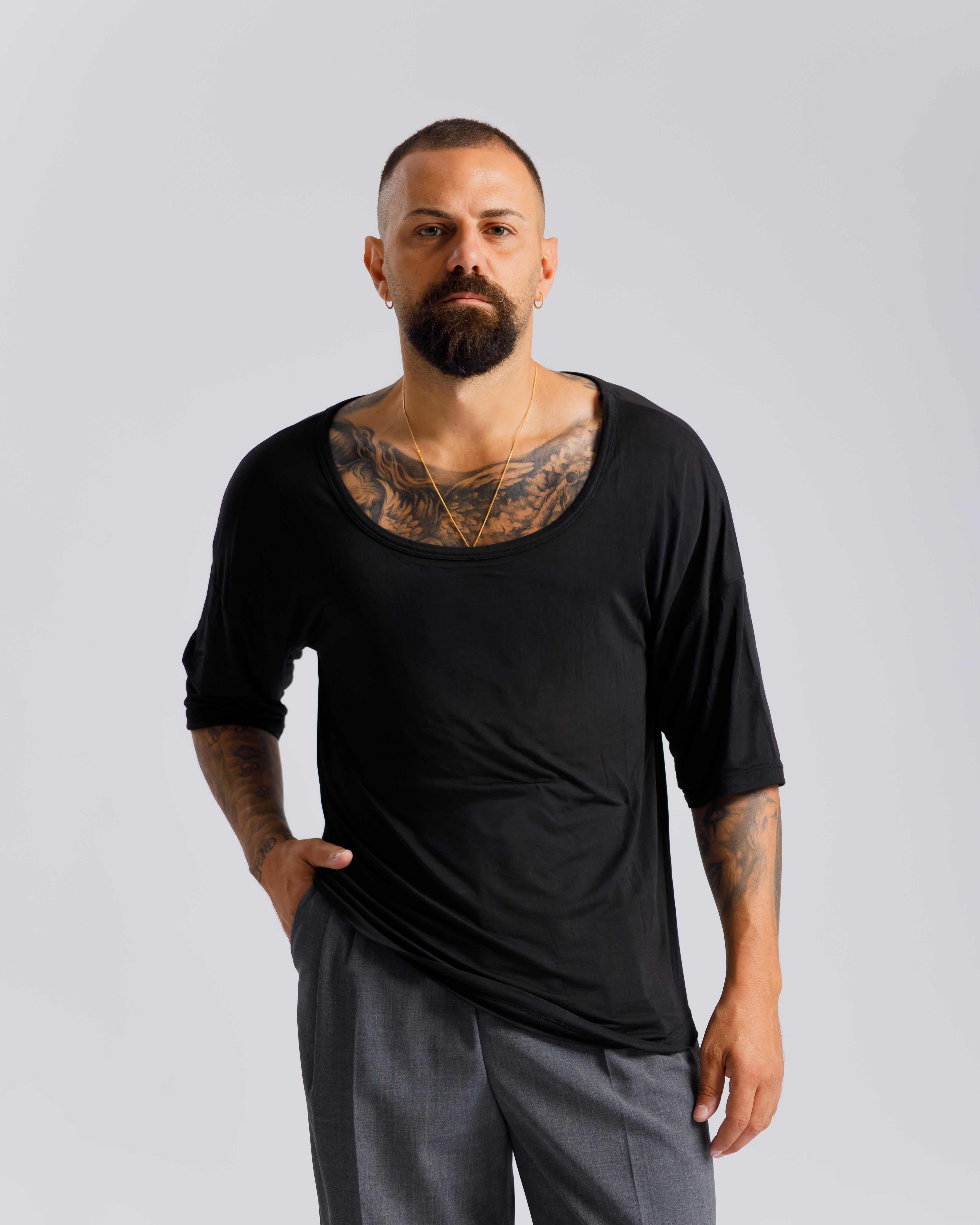 T-shirt Leggera Scollata - NERA Ma1075