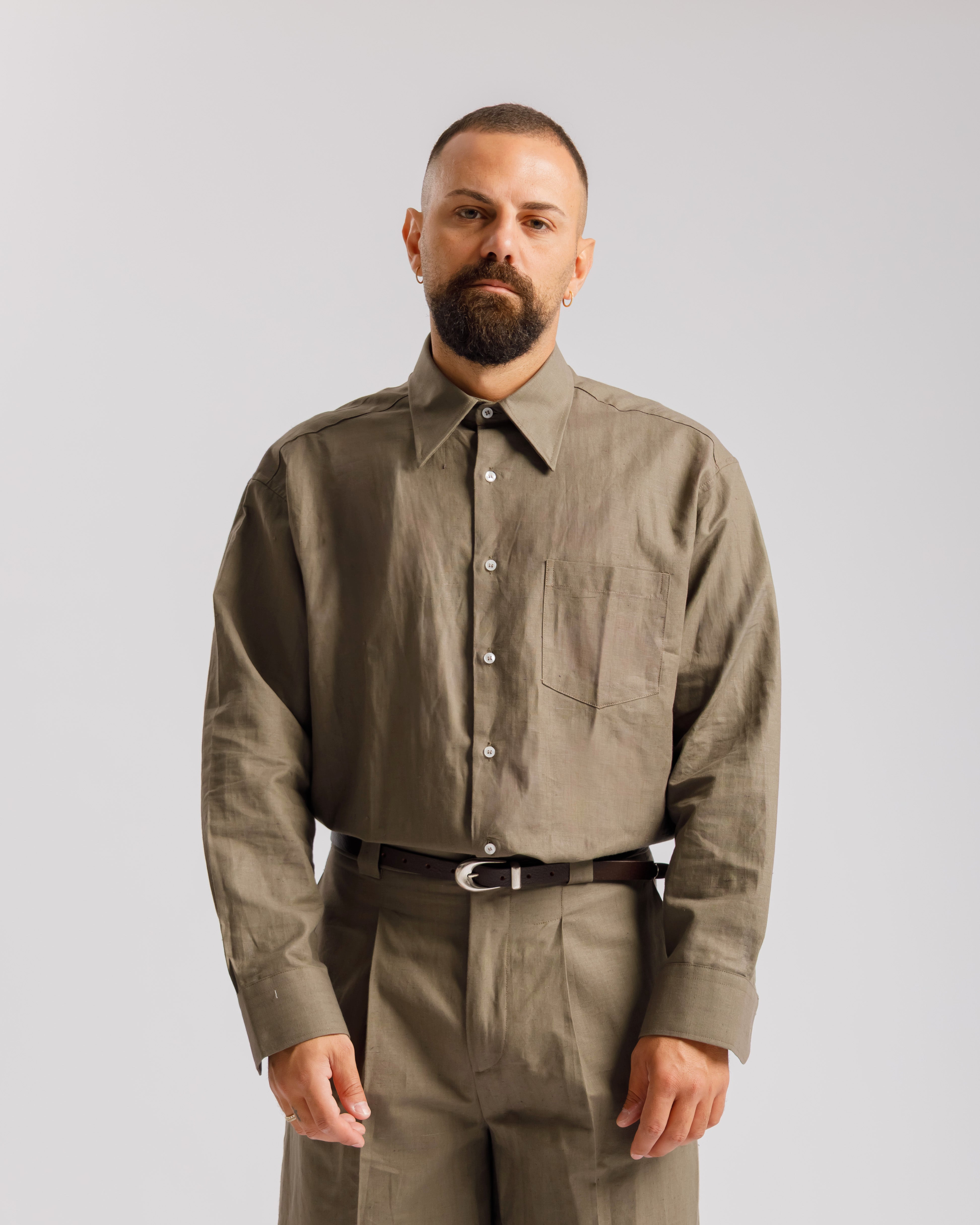 Camicia in lino collo Italiano - verde militare