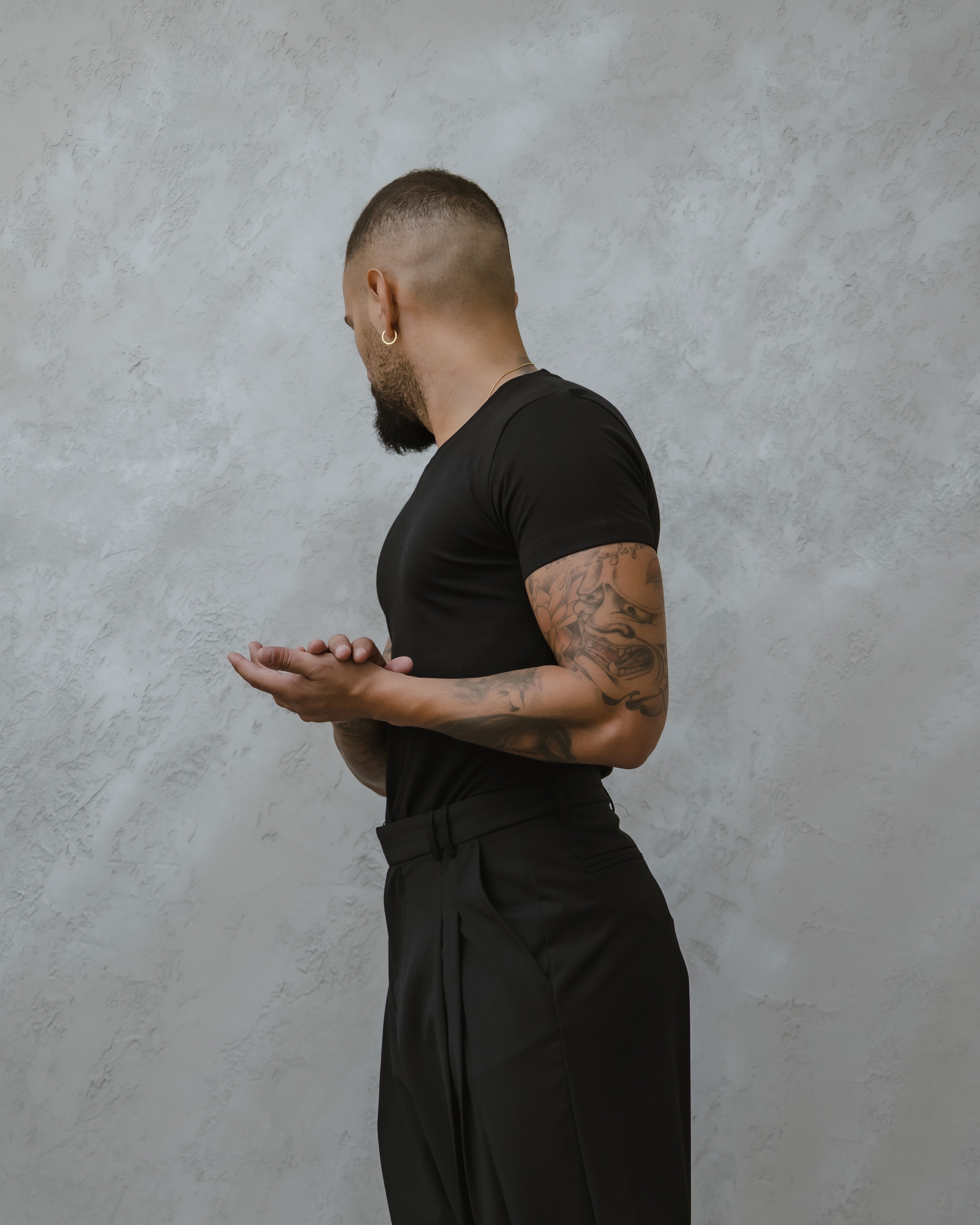 T-SHIRT SCOLLO "V"-MA1011 NERO