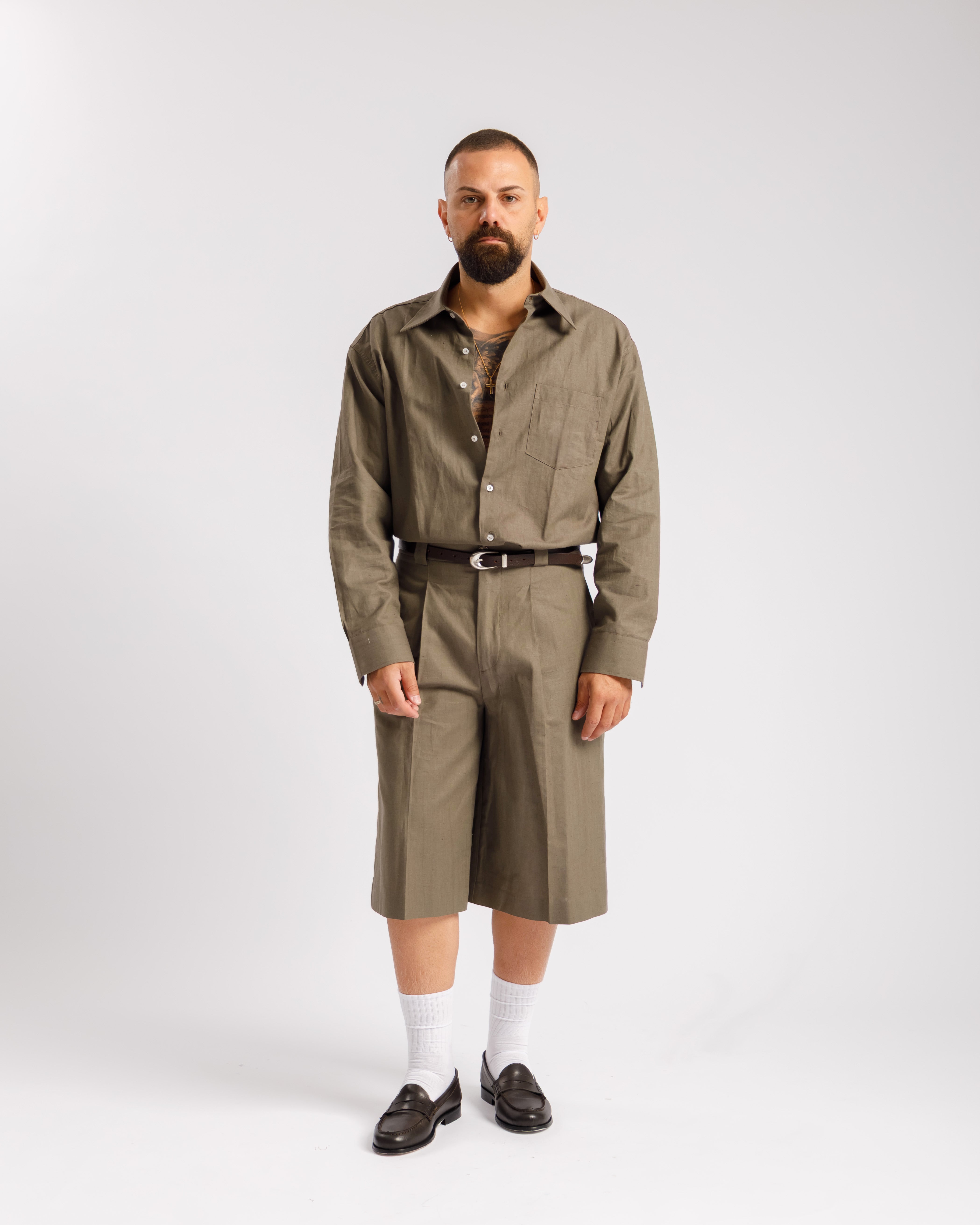 Camicia in lino collo Italiano  - verde militare